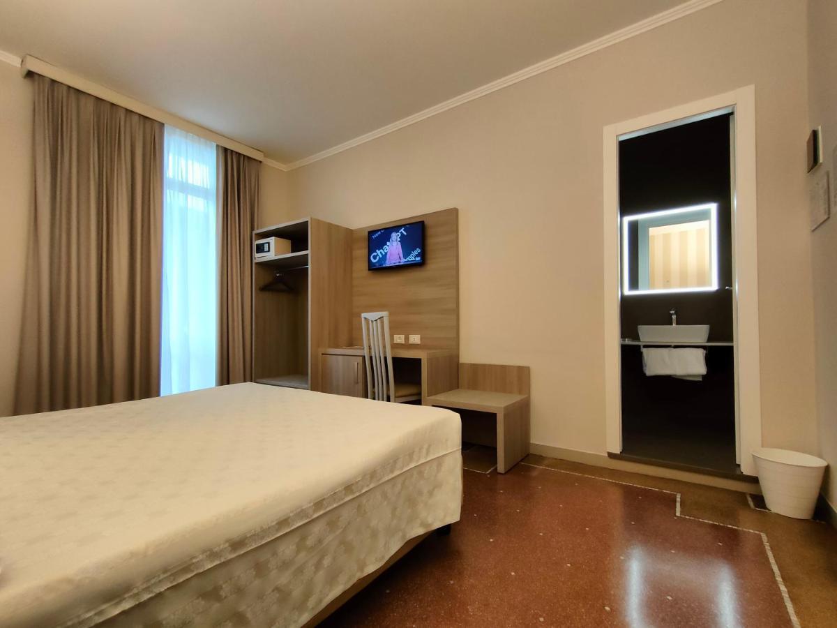 Hotel Vittoria Genova Kültér fotó